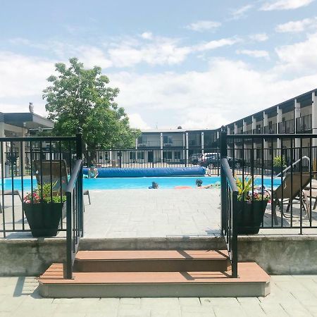 Oasis Inn Κελόουνα  Εξωτερικό φωτογραφία