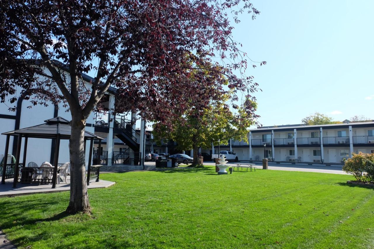 Oasis Inn Κελόουνα  Εξωτερικό φωτογραφία